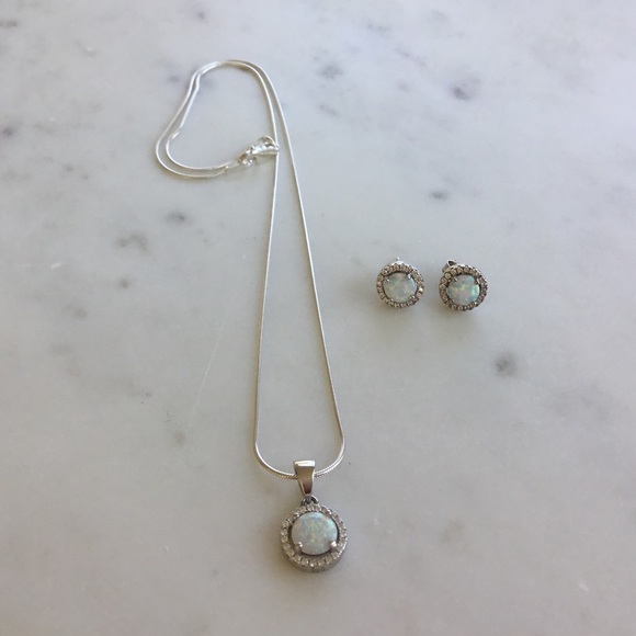 Sterling Silver Halo White Fire Opal Cz Set - Picture 5 of 16